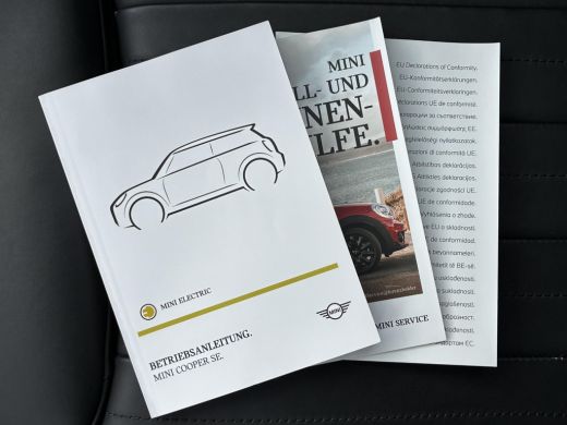 Mini Electric Yours 33 kWh / Cruise control / Stoelverwarming / Schuif/open dak / Achteruitrijcamera / Navigati... ActivLease financial lease
