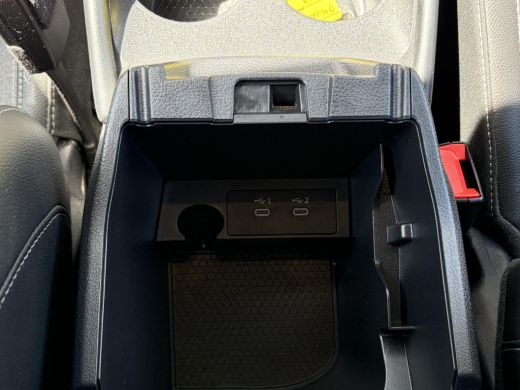 Nissan QASHQAI 1.3 MHEV Xtronic N-Connecta / Trekhaak (  1800 kg ) / Airco (automatisch) / Lichtmetalen velgen 1... ActivLease financial lease