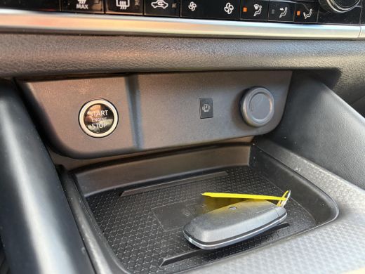 Nissan QASHQAI 1.3 MHEV Xtronic N-Connecta / Trekhaak (  1800 kg ) / Airco (automatisch) / Lichtmetalen velgen 1... ActivLease financial lease