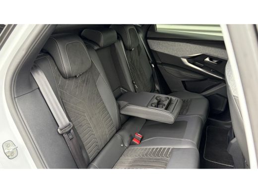Peugeot e-3008 73KWH GT AVANTAGE 214PK SOH 96,5% / NAVI / LEDER / CLIMA / FULL-LED / 20" LMV / KEYLESS / WARMTEP... ActivLease financial lease
