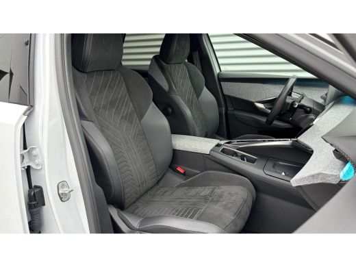 Peugeot e-3008 73KWH GT AVANTAGE 214PK SOH 96,5% / NAVI / LEDER / CLIMA / FULL-LED / 20" LMV / KEYLESS / WARMTEP... ActivLease financial lease
