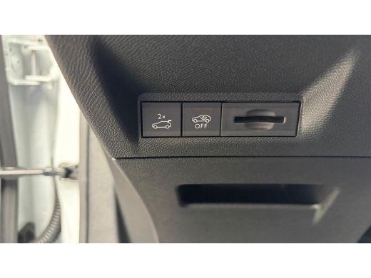 Peugeot e-3008 73KWH GT AVANTAGE 214PK SOH 96,5% / NAVI / LEDER / CLIMA / FULL-LED / 20" LMV / KEYLESS / WARMTEP... ActivLease financial lease
