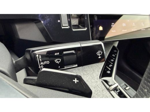Peugeot e-3008 73KWH GT AVANTAGE 214PK SOH 96,5% / NAVI / LEDER / CLIMA / FULL-LED / 20" LMV / KEYLESS / WARMTEP... ActivLease financial lease