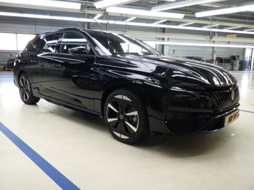 Peugeot e-308 GT 54 kWh | SOH 98% | Fase 3 laden | Nieuw model | 6.500km | Warmtepomp | Luxe stoelen | Alcantara | ActivLease financial lease