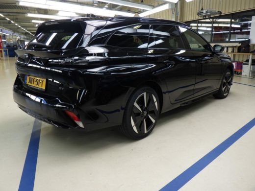 Peugeot e-308 GT 54 kWh | SOH 98% | Fase 3 laden | Nieuw model | 6.500km | Warmtepomp | Luxe stoelen | Alcantara | ActivLease financial lease