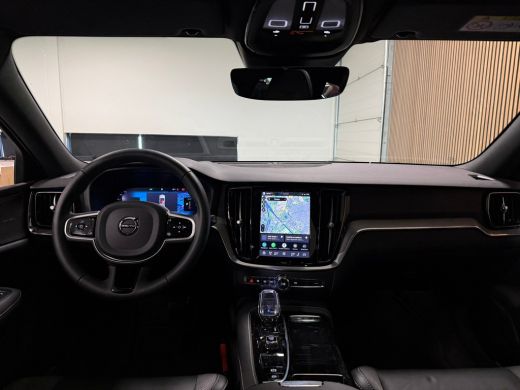 Volvo  V60 T8 AWD Recharge Plus Dark | Schuifdak | Trekhaak | Harman Kardon | 455pk | 360&deg; Camera | Head-Up ... ActivLease financial lease