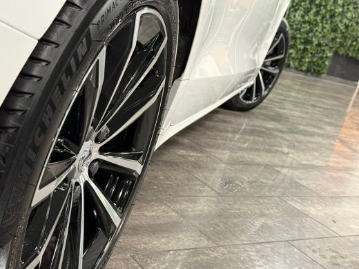 Volvo  V60 T8 AWD Recharge Plus Dark | Schuifdak | Trekhaak | Harman Kardon | 455pk | 360&deg; Camera | Head-Up ... ActivLease financial lease