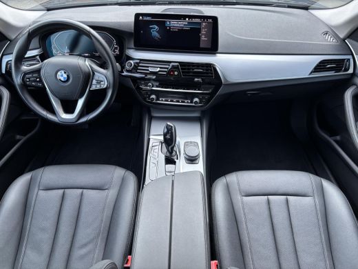 BMW 5 Serie Touring 5 Serie Touring 530e xDrive Executive / Elektrische trekhaak 2.000 kg / SOH 89% / LED / V... ActivLease financial lease
