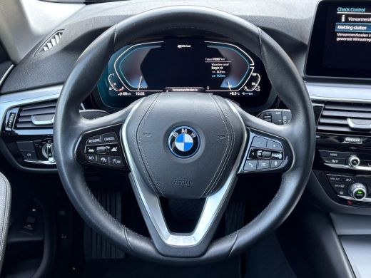 BMW 5 Serie Touring 5 Serie Touring 530e xDrive Executive / Elektrische trekhaak 2.000 kg / SOH 89% / LED / V... ActivLease financial lease