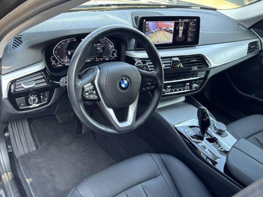 BMW 5 Serie Touring 5 Serie Touring 530e xDrive Executive / Elektrische trekhaak 2.000 kg / SOH 89% / LED / V... ActivLease financial lease