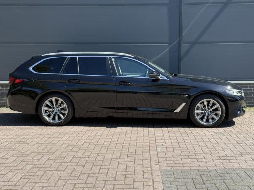 BMW 5 Serie Touring 5 Serie Touring 530e xDrive Executive / Elektrische trekhaak 2.000 kg / SOH 89% / LED / V... ActivLease financial lease