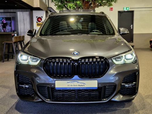 BMW X1 xDrive25e eDrive Edition M-Sport | Panorama | 19" | Camera | Electrische stoelen | CarPlay ActivLease financial lease