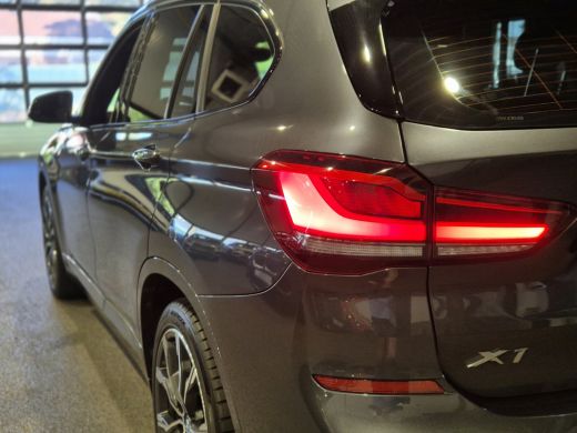 BMW X1 xDrive25e eDrive Edition M-Sport | Panorama | 19" | Camera | Electrische stoelen | CarPlay ActivLease financial lease