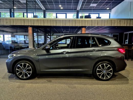 BMW X1 xDrive25e eDrive Edition M-Sport | Panorama | 19" | Camera | Electrische stoelen | CarPlay ActivLease financial lease