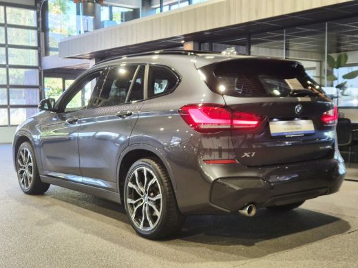 BMW X1 xDrive25e eDrive Edition M-Sport | Panorama | 19" | Camera | Electrische stoelen | CarPlay ActivLease financial lease
