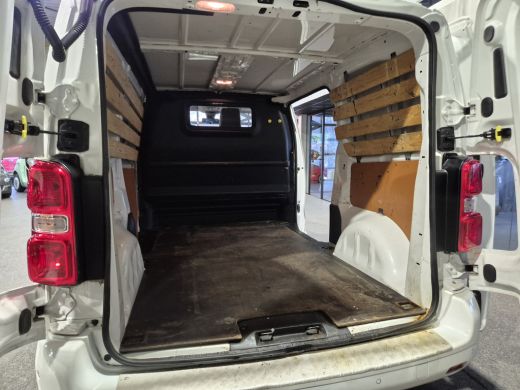 Citroën Jumpy 2.0 BlueHDI 120 M Driver Imperial | Trekhaak | Zijschuifdeur | 3-pers. | Zeer compleet ActivLease financial lease