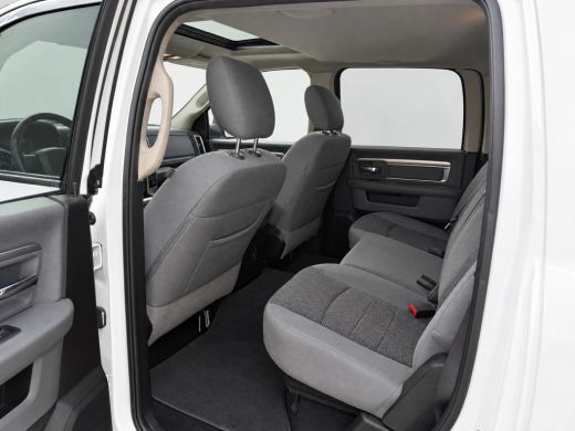 Dodge Ram 1500 1500 5.7 V8 4x4 Quad Cab 6'4 Laramie | Tonneau cover |Trekhaak 13-polig | Geheel rijklaar incl. G... ActivLease financial lease