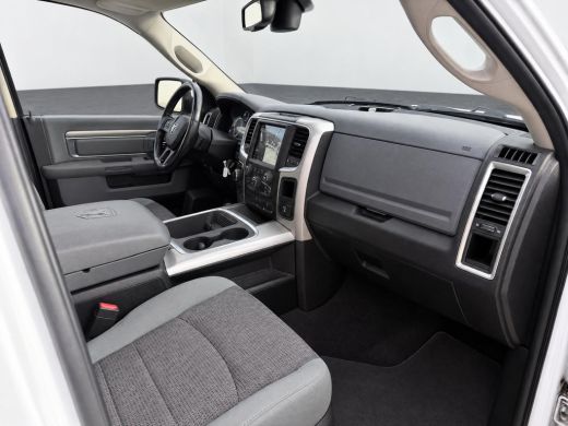 Dodge Ram 1500 1500 5.7 V8 4x4 Quad Cab 6'4 Laramie | Tonneau cover |Trekhaak 13-polig | Geheel rijklaar incl. G... ActivLease financial lease