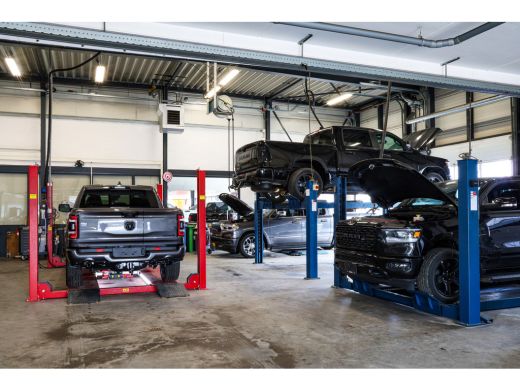 Dodge Ram 1500 1500 5.7 V8 4x4 Quad Cab 6'4 Laramie | Tonneau cover |Trekhaak 13-polig | Geheel rijklaar incl. G... ActivLease financial lease