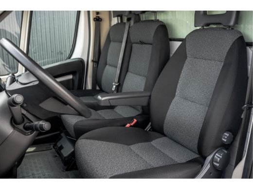 Fiat Ducato 2,3 140PK | Bakwagen met laadklep | 3-Zits | LED | Cruise | Airco ActivLease financial lease