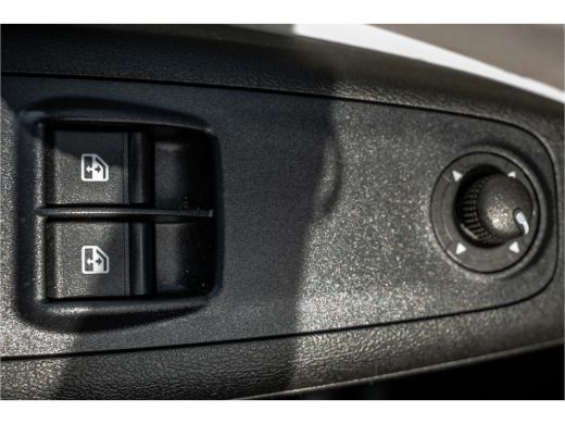 Fiat Ducato 2,3 140PK | Bakwagen met laadklep | 3-Zits | LED | Cruise | Airco ActivLease financial lease