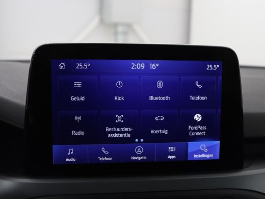 Ford Focus 1.0 EcoBoost Hybrid Titanium Style | Trekhaak | Carplay | Navigatie | Keyless | Full LED | Parkee... ActivLease financial lease
