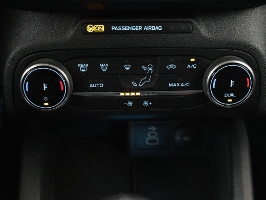 Ford Focus 1.0 EcoBoost Hybrid Titanium Style | Trekhaak | Carplay | Navigatie | Keyless | Full LED | Parkee... ActivLease financial lease