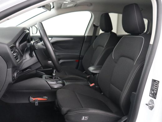 Ford Focus 1.0 EcoBoost Hybrid Titanium Style | Trekhaak | Carplay | Navigatie | Keyless | Full LED | Parkee... ActivLease financial lease