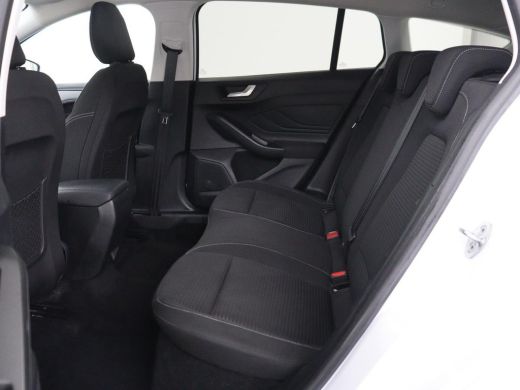 Ford Focus 1.0 EcoBoost Hybrid Titanium Style | Trekhaak | Carplay | Navigatie | Keyless | Full LED | Parkee... ActivLease financial lease