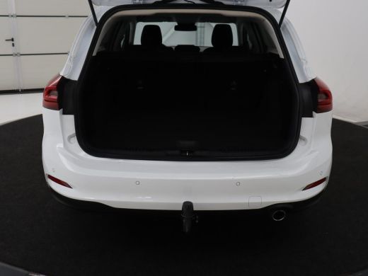 Ford Focus 1.0 EcoBoost Hybrid Titanium Style | Trekhaak | Carplay | Navigatie | Keyless | Full LED | Parkee... ActivLease financial lease