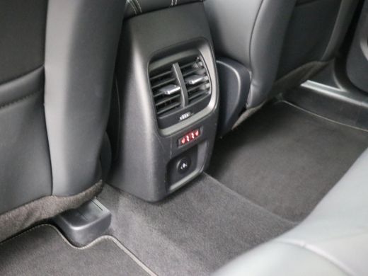 Ford Kuga 2.5 PHEV Vignale / 1.500kg Trekgewicht / HUD / Driver Assistance Pack / Technology Pack / Stuur-,... ActivLease financial lease