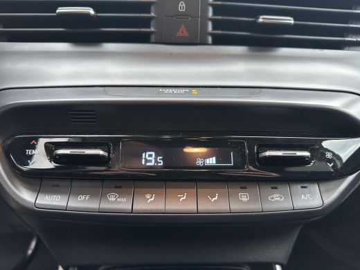 Hyundai Bayon 1.0 T-GDI Premium Sky / AUTOMAAT / Glazen Schuif kanteldak / Adaptieve cruise control / Stoel & S... ActivLease financial lease