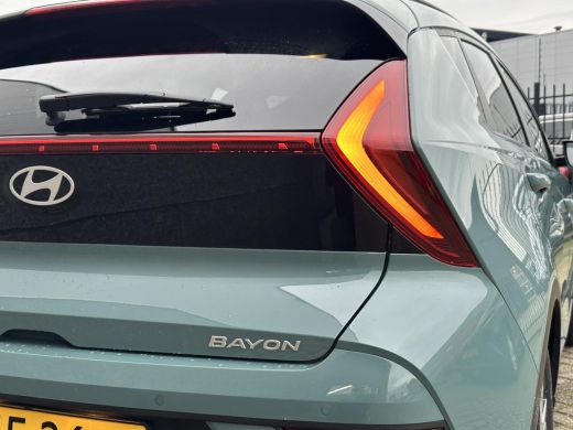 Hyundai Bayon 1.0 T-GDI Premium Sky / AUTOMAAT / Glazen Schuif kanteldak / Adaptieve cruise control / Stoel & S... ActivLease financial lease