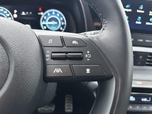 Hyundai Bayon 1.0 T-GDI Premium Sky / AUTOMAAT / Glazen Schuif kanteldak / Adaptieve cruise control / Stoel & S... ActivLease financial lease