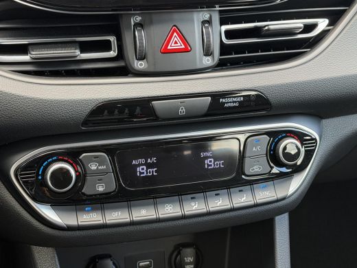 Hyundai i30 1.0 T-GDi MHEV Comfort / Facelift / NL'se Auto / Camera / Navigatie via AppleCarplay & Android au... ActivLease financial lease
