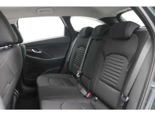 Hyundai i30 1.0 T-GDi MHEV Comfort / Navigatie + Android Auto/Apple Carplay / DAB / Climate Control / Cruise ... ActivLease financial lease