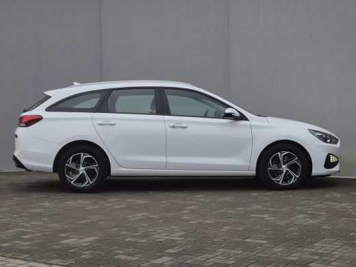 Hyundai i30 1.0 T-GDi MHEV Comfort Smart / Navigatie via Apple Carplay of Android Auto / Stuur en Stoel verwa... ActivLease financial lease