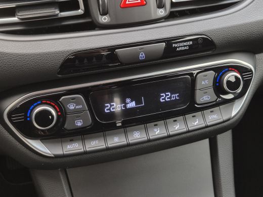 Hyundai i30 1.0 T-GDi MHEV Comfort Smart / Navigatie via Apple Carplay of Android Auto / Stuur en Stoel verwa... ActivLease financial lease
