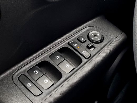 Hyundai Inster E-Motion 42 kWh / Snel Leverbaar / Rijklaarprijs /  Navigatie / Apple Carplay & Android Auto / 5 ... ActivLease financial lease