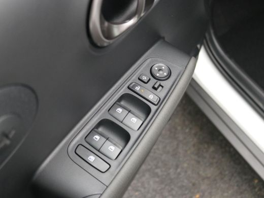 Hyundai Inster Evolve Sky 49 kWh / &euro;2000,- Voordeel / Snel Leverbaar / Warmtepomp / Stoel- & Stuurverwarming / C... ActivLease financial lease