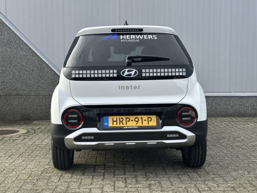 Hyundai Inster Pulse 49 kWh / Navigatie / Achteruitrijcamera / Adaptieve cruise control / verstelbare achterbank... ActivLease financial lease