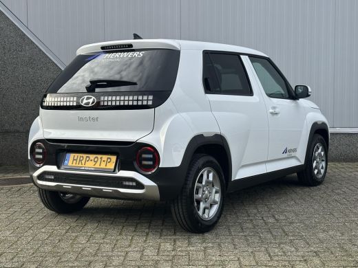 Hyundai Inster Pulse 49 kWh / Navigatie / Achteruitrijcamera / Adaptieve cruise control / verstelbare achterbank... ActivLease financial lease