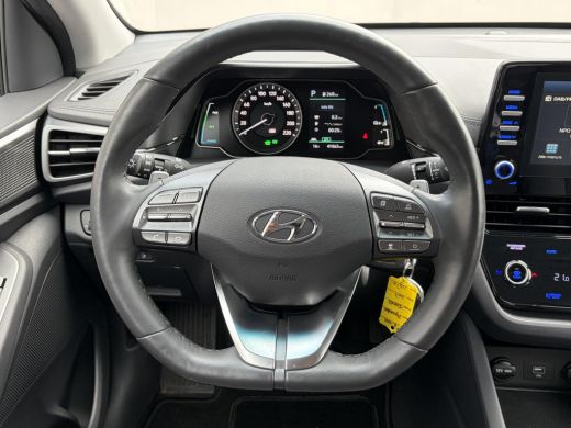 Hyundai IONIQ 1.6 GDi Comfort - Plus / Dealer Onderhouden / Stuur- & Stoelverwarming / Navigatie via Apple Carp... ActivLease financial lease