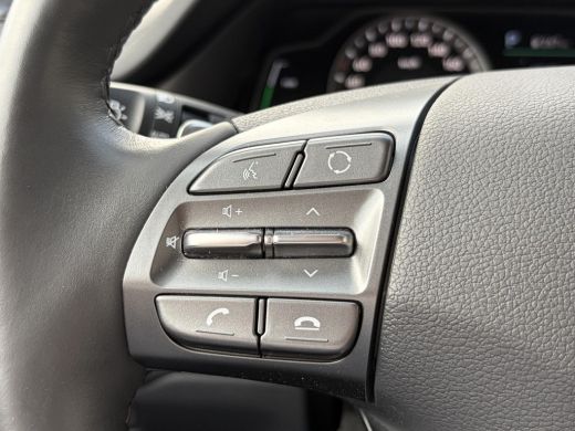 Hyundai IONIQ 1.6 GDi Comfort - Plus / Dealer Onderhouden / Stuur- & Stoelverwarming / Navigatie via Apple Carp... ActivLease financial lease