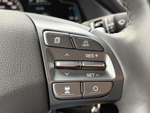 Hyundai IONIQ 1.6 GDi Comfort - Plus / Dealer Onderhouden / Stuur- & Stoelverwarming / Navigatie via Apple Carp... ActivLease financial lease