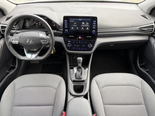 Hyundai IONIQ 1.6 GDi Comfort - Plus / Dealer Onderhouden / Stuur- & Stoelverwarming / Navigatie via Apple Carp... ActivLease financial lease