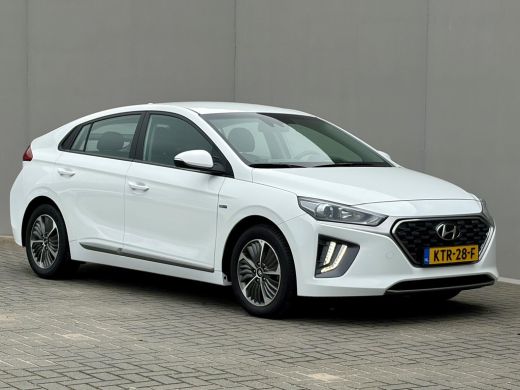 Hyundai IONIQ 1.6 GDi Comfort - Plus / Dealer Onderhouden / Stuur- & Stoelverwarming / Navigatie via Apple Carp... ActivLease financial lease