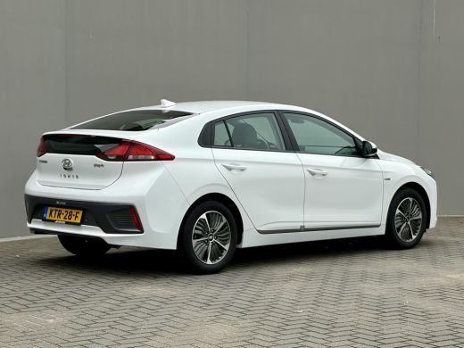 Hyundai IONIQ 1.6 GDi Comfort - Plus / Dealer Onderhouden / Stuur- & Stoelverwarming / Navigatie via Apple Carp... ActivLease financial lease