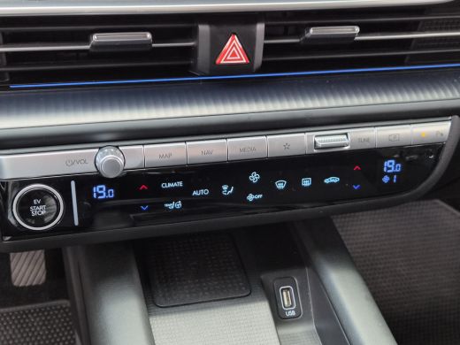 Hyundai IONIQ 6 Connect 53 kWh / SOH 100% / warmtepomp / Dealer onderhouden / Fabrieksgarantie tot 08-2028 / CCS ... ActivLease financial lease