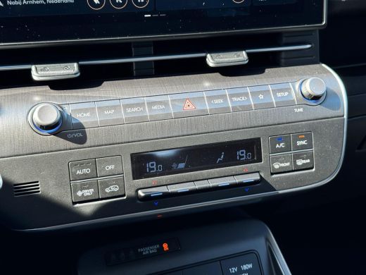 Hyundai Kona Comfort 64.8 kWh / Rijklaarprijs / Direct Leverbaar / Navigatie / 5 Jaar Fabrieks garantie / ActivLease financial lease